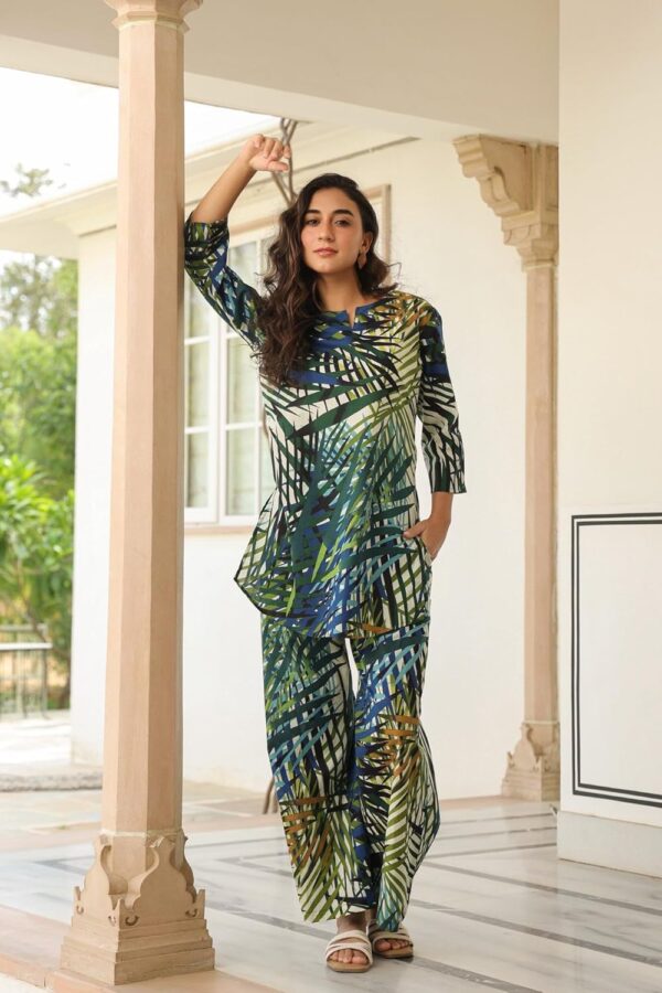 NAINVISH Women's Cotton Blend Green Printed V-Neck Co-ord Set | Daily & Casual Wear