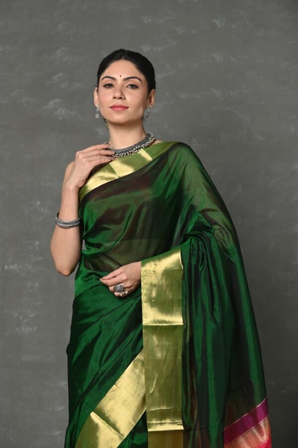 Very Much Indian Women's Handloom Cotton Saree with Border Contrasting Pallu & Butti Blouse Piece Featured on Shark Tank India