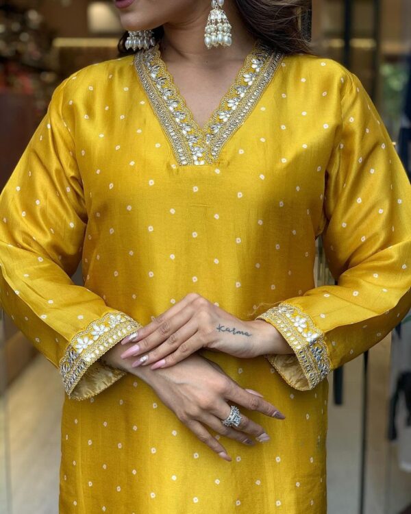 Yashika Women Silk Blend Table Print Kurta Pant Set with Mal Cotton Digital Print Dupatta and Embroidery Work Suitable For Every Indian Occasion